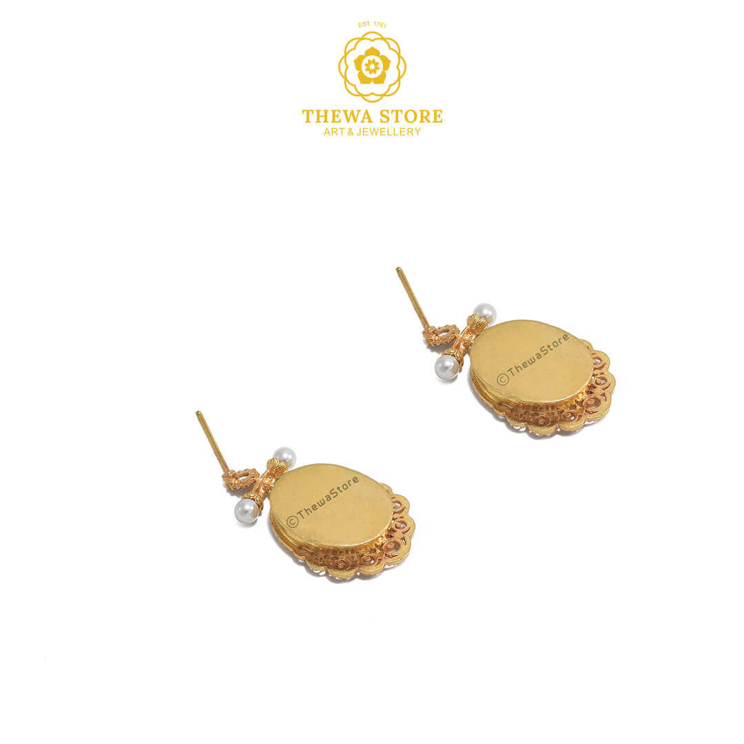 Sparsh Thewa Oval Earrings 2