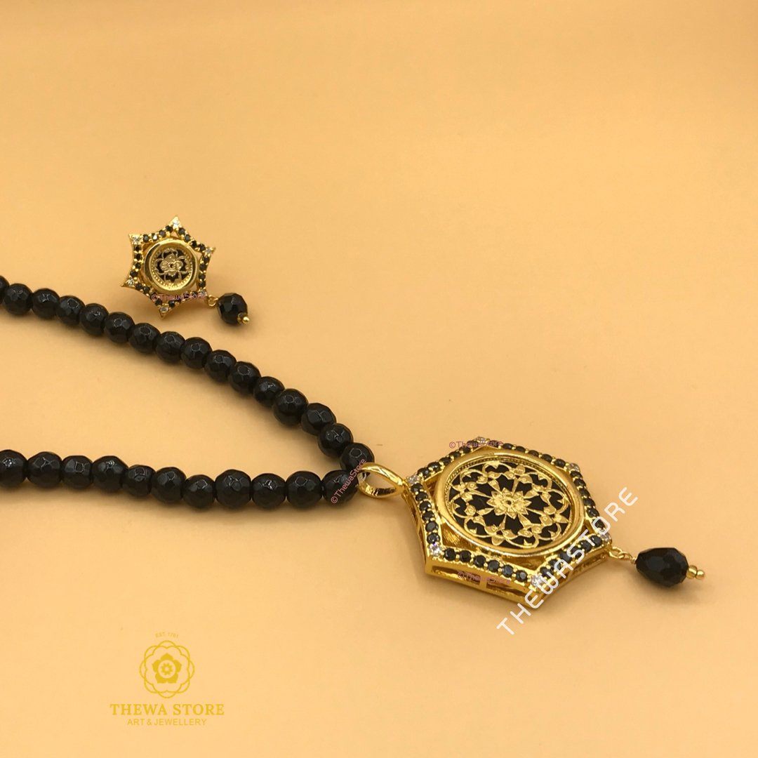 Thewa Jewellery Hexagon Shape Necklace - ThewaStore